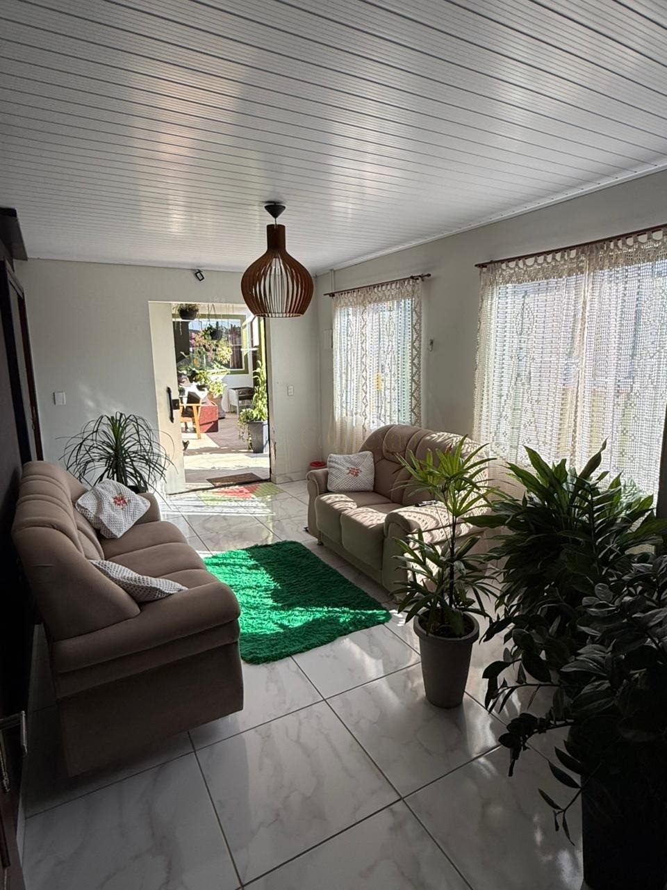 Maravilhosa Casa à Venda em Garopaba-SC, Campo Duna: 4 Quartos, 3 Salas, 5 Vagas de Garagem e 350 m² de Área construída.