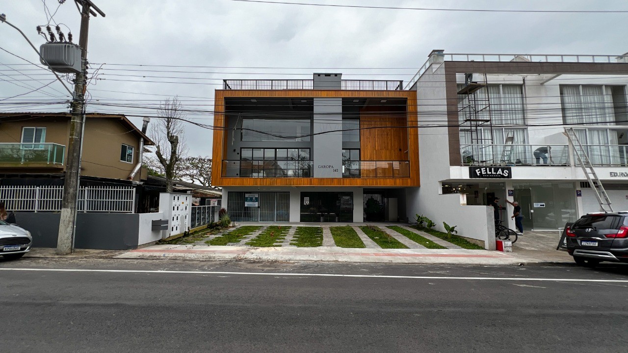 Sobrados no Centro de Garopaba: Casa à venda com 2 quartos, 2 banheiros e 91,37 m² - A partir de R$ 919 mil!