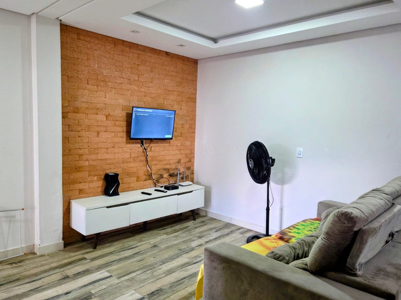 Casa à Venda em Garopaba-SC, Centro: 7 Quartos, 1 Suíte, 4 Salas, 5 Banheiros, 6 Vagas de Garagem - 346m² de Área