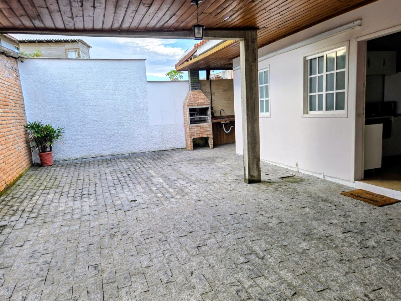 Casa à venda em garopaba-sc, centro: 7 quartos, 1 suíte, 4 s