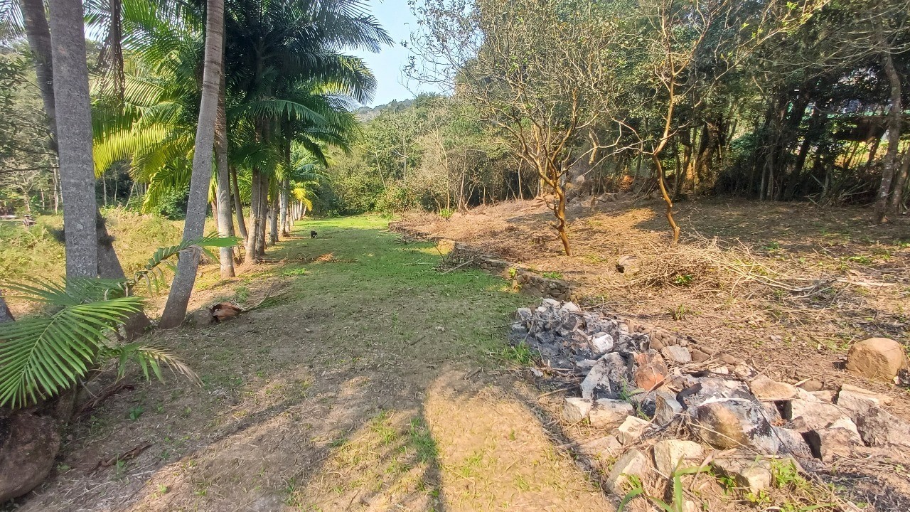 Excelente Terreno Regularizado para Construção e Investimento em Garopaba 1.528 m²