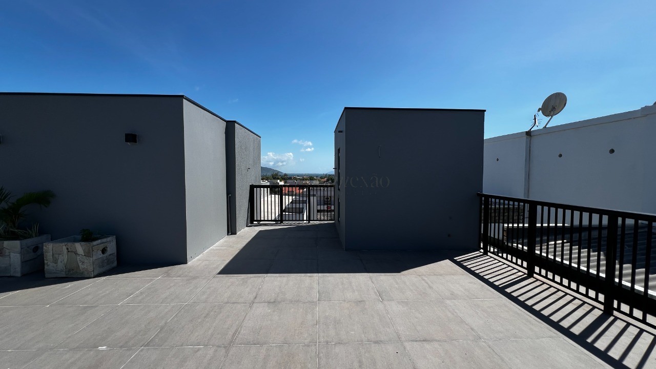 Sobrados no Centro de Garopaba: Casa à venda com 2 quartos, 2 banheiros e 91,37 m² - A partir de R$ 919 mil!