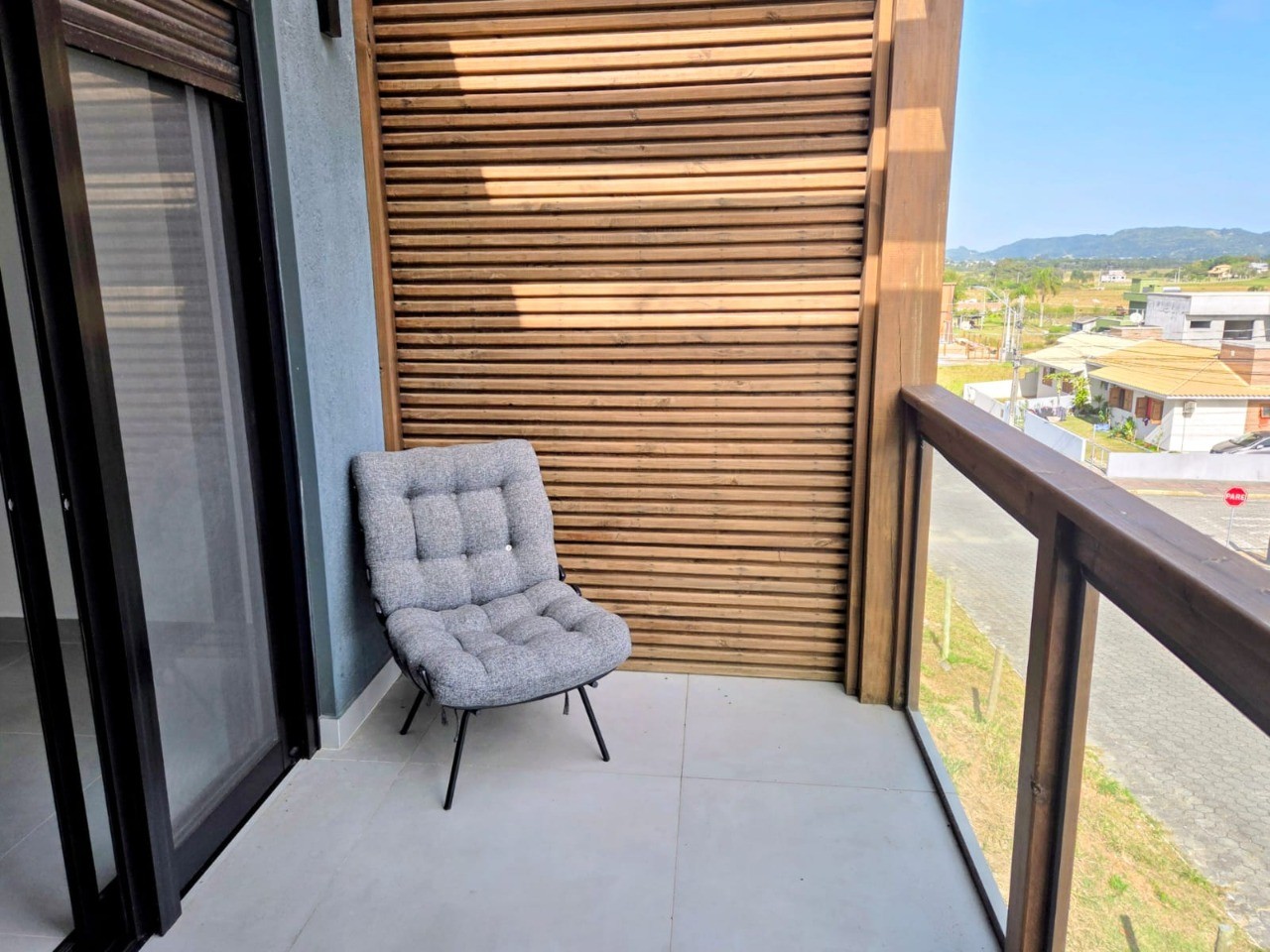 Casa à venda em Garopaba-SC, bairro Quinta dos Açores: 3 quartos, 1 suíte, 1 sala, 3 banheiros, garagem e 106,52 m².