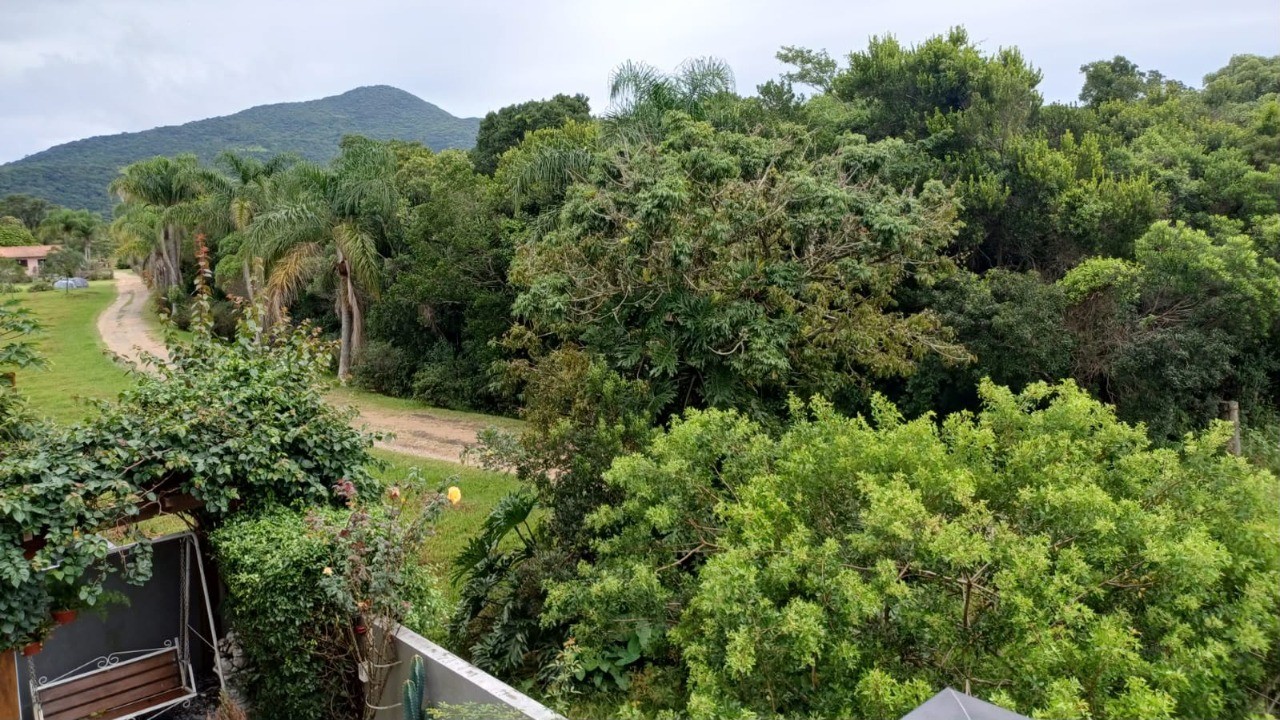 Imperdível oportunidade: Casa à venda em Garopaba-SC, bairro Campo Duna - 2 quartos, 2 suítes, 1 vaga de garagem, 82m².