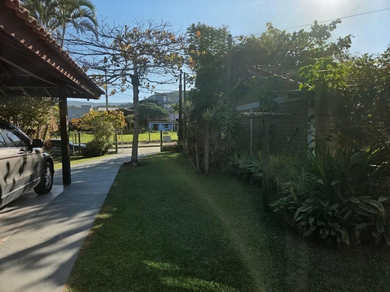 Imperdível! Casa à venda em Garopaba-SC, Centro: 4 quartos, 1 suíte, 2 salas, 3 banheiros, 2 vagas de garagem, 110m².