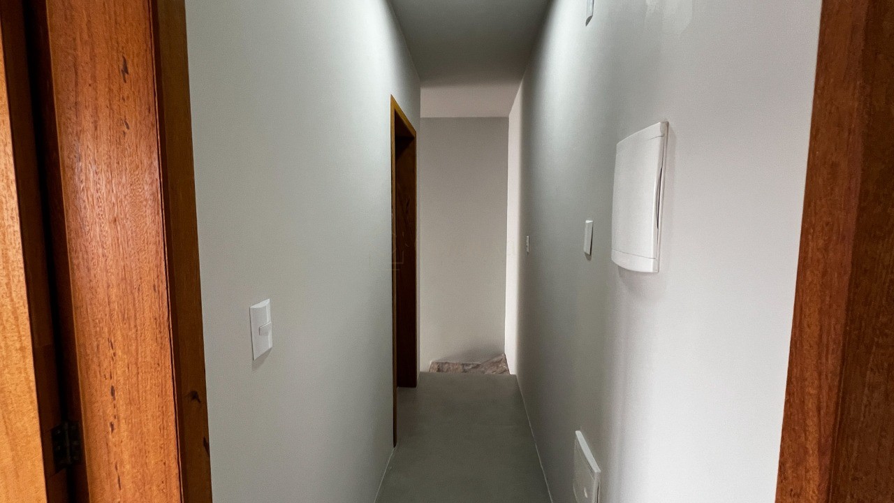 Sobrados no Centro de Garopaba: Casa à venda com 2 quartos, 2 banheiros e 91,37 m² - A partir de R$ 919 mil!