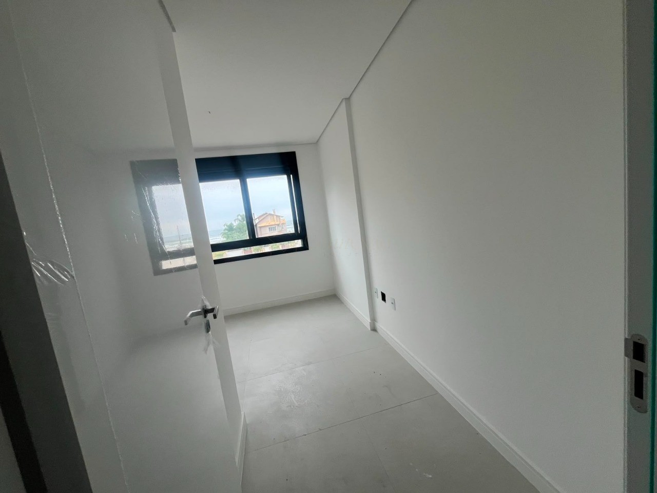 Imóvel imperdível: apartamento à venda no Centro de Imbituba-SC, 2 quartos, 1 suíte, 1 sala, 1 banheiro, 1 vaga, 62,46 m².