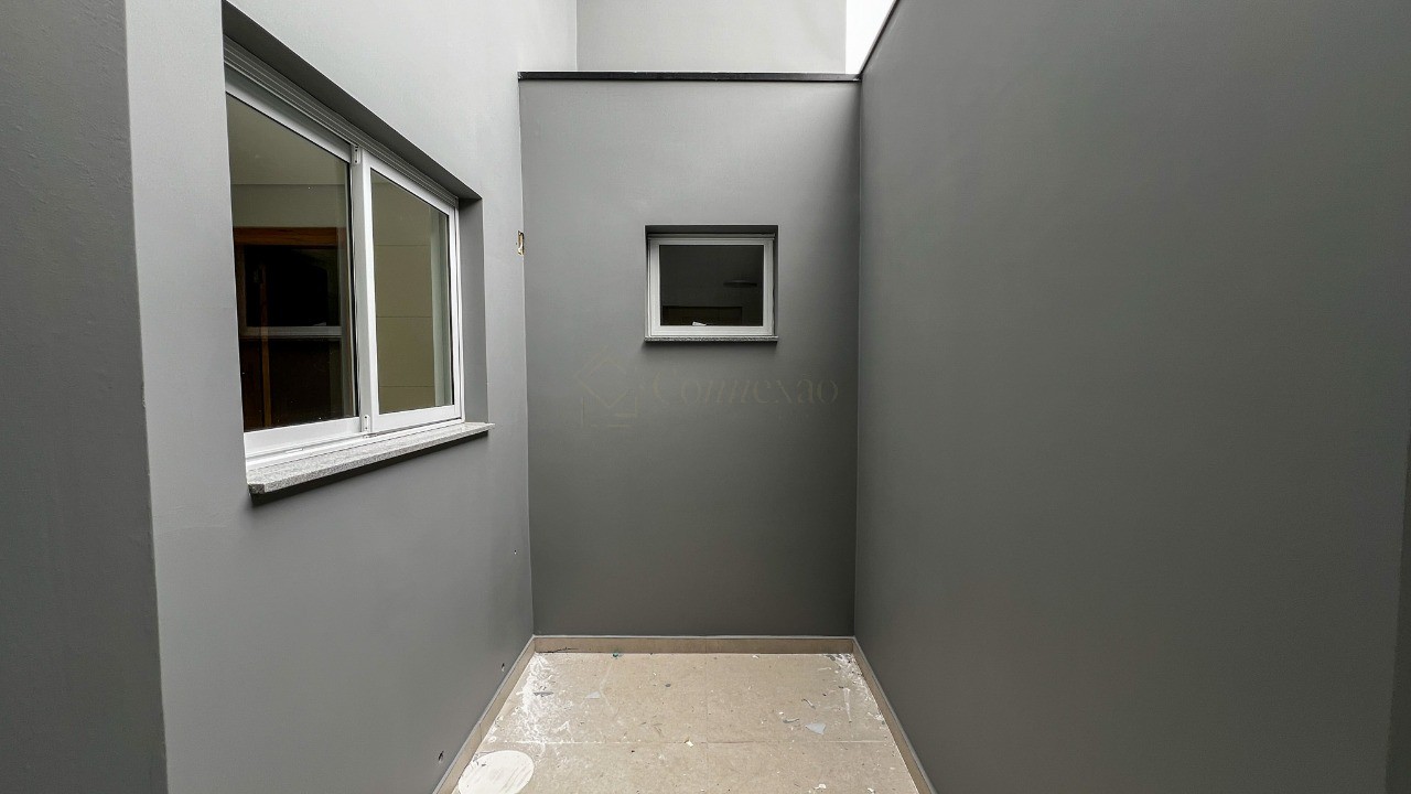 Sobrados no Centro de Garopaba: Casa à venda com 2 quartos, 2 banheiros e 91,37 m² - A partir de R$ 919 mil!
