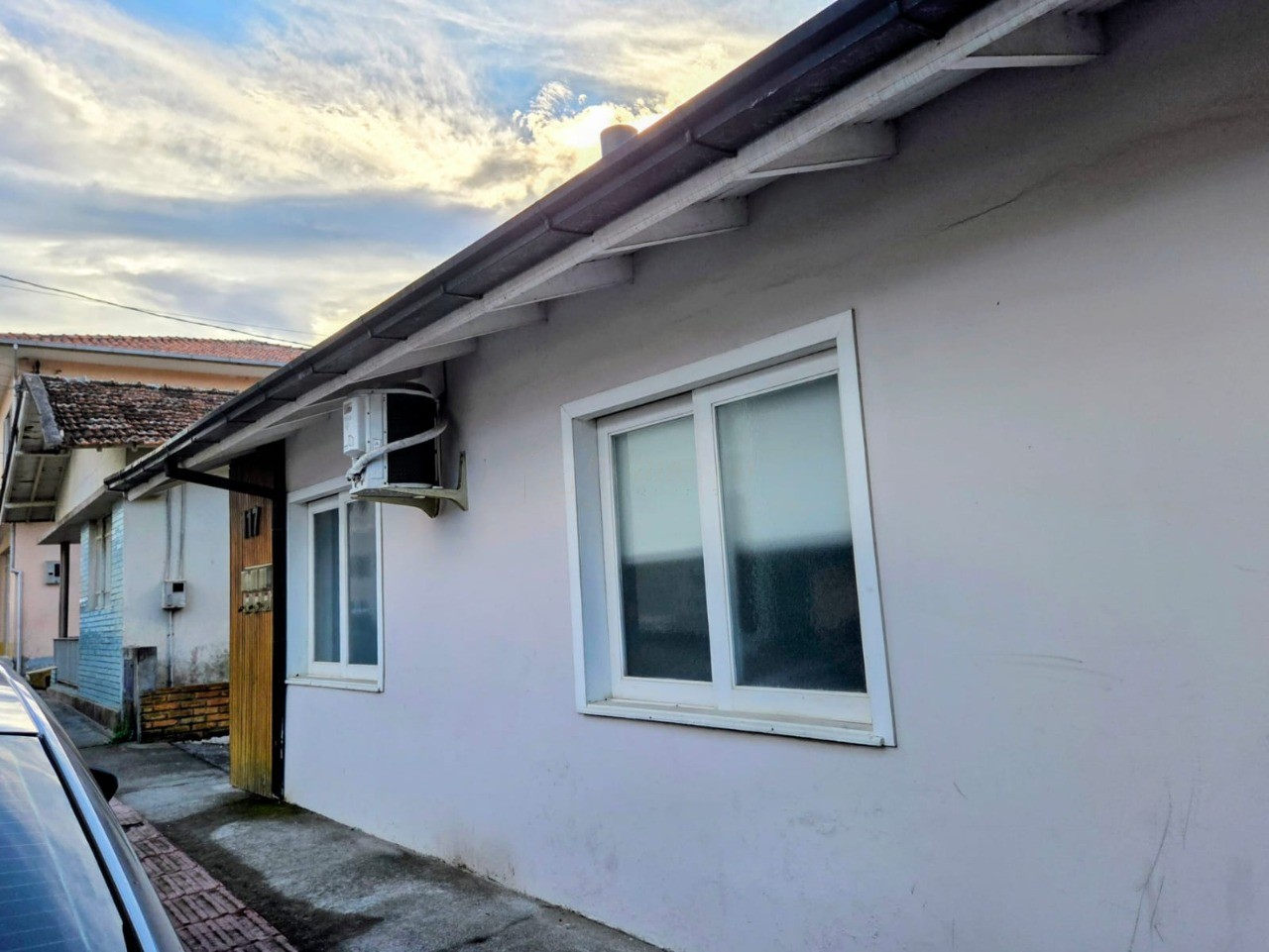 Casa à venda em garopaba-sc, centro: 7 quartos, 1 suíte, 4 s