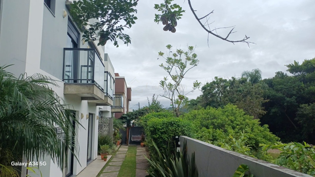 Imperdível oportunidade: Casa à venda em Garopaba-SC, bairro Campo Duna - 2 quartos, 2 suítes, 1 vaga de garagem, 82m².