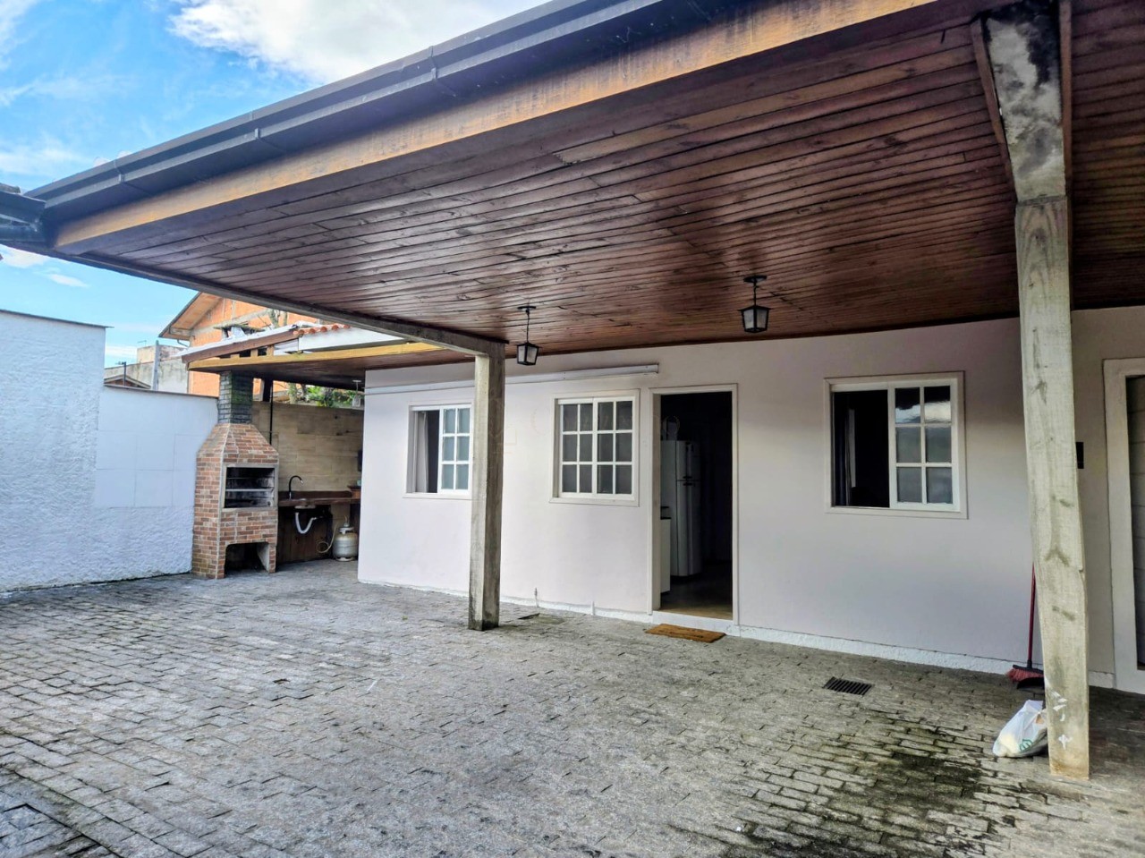 Casa à venda em garopaba-sc, centro: 7 quartos, 1 suíte, 4 s