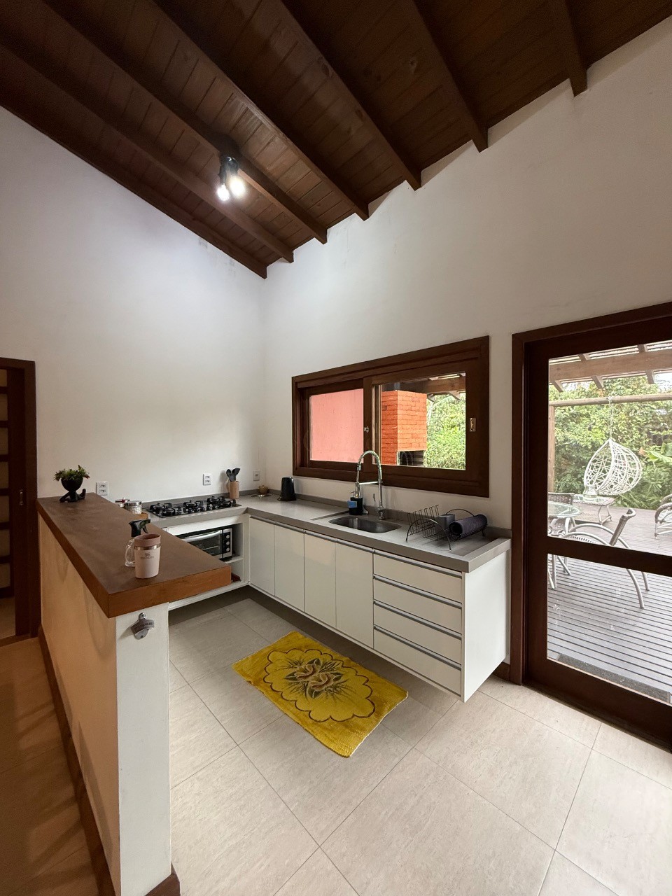 Casa mobiliada no condomínio maranata em frente à surfland b