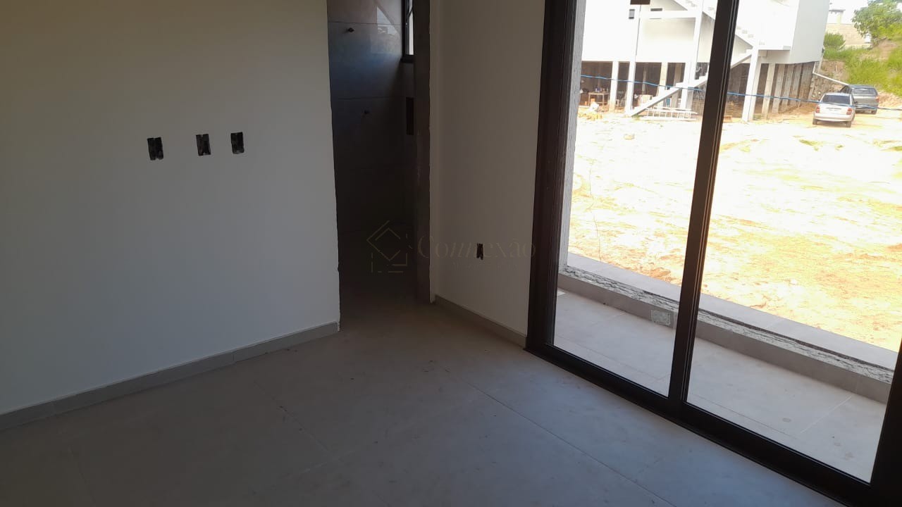 Casa à venda em Garopaba-SC: 1 quarto, 2 suítes, 105m² - Conforto e funcionalidade no bairro Ambrósio!