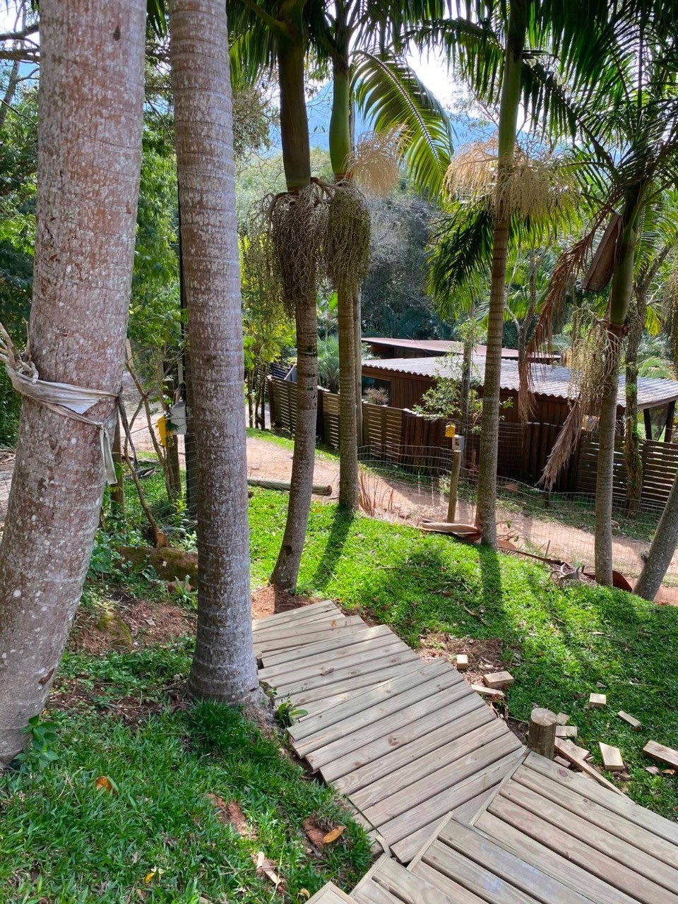 Casa com piscina e vista para lagoa