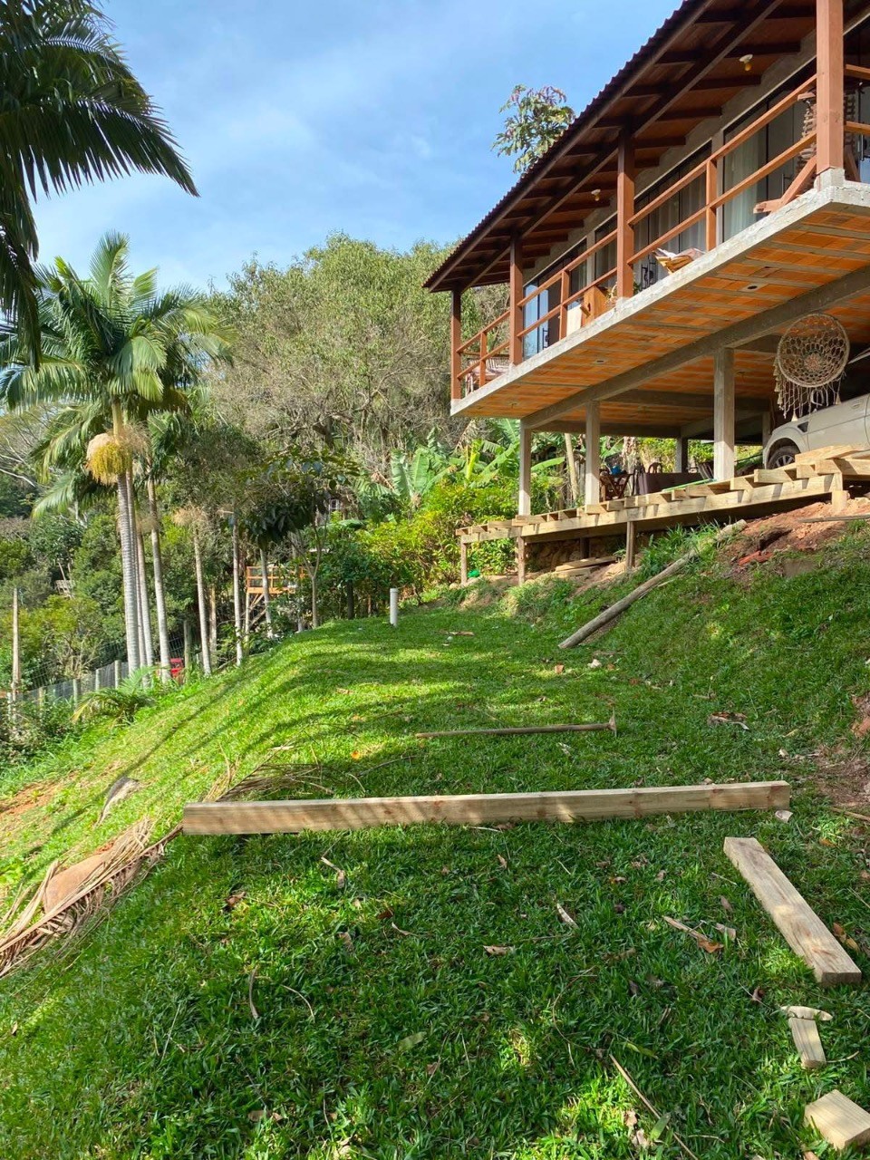 Casa com piscina e vista para lagoa