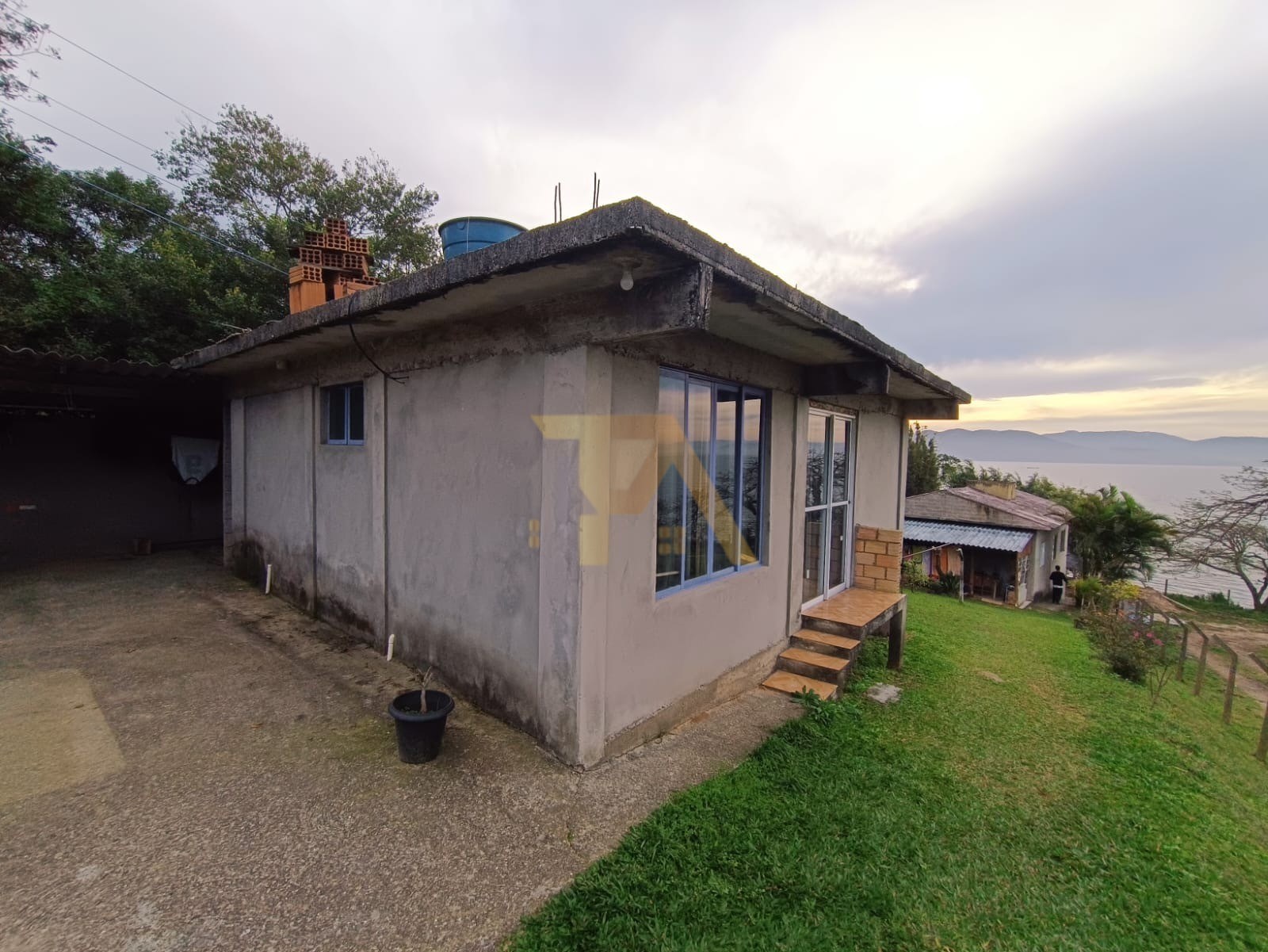 CASA RESIDENCIAL em Imbituba - SC, Guaiuba