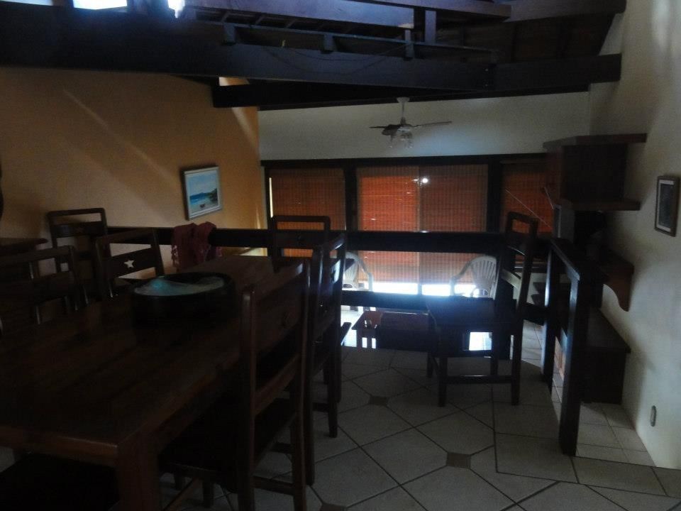 Casa na praia da vigia em garopaba-sc