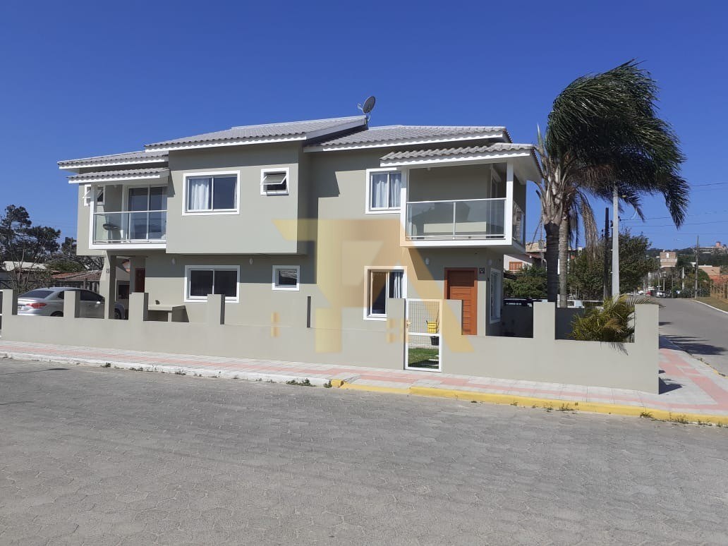 CASA RESIDENCIAL em Garopaba - SC, Pinguirito