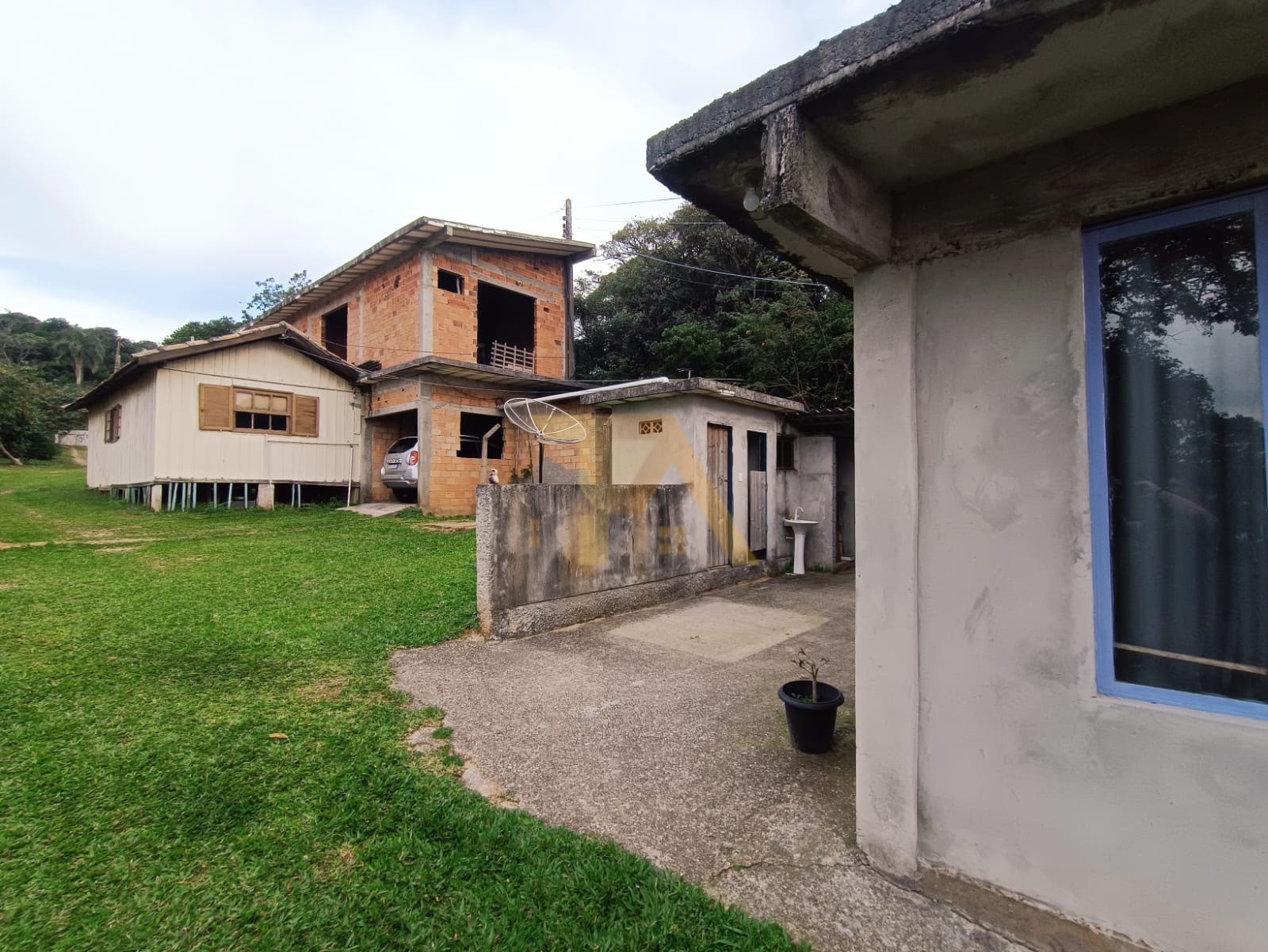 CASA RESIDENCIAL em Imbituba - SC, Guaiuba