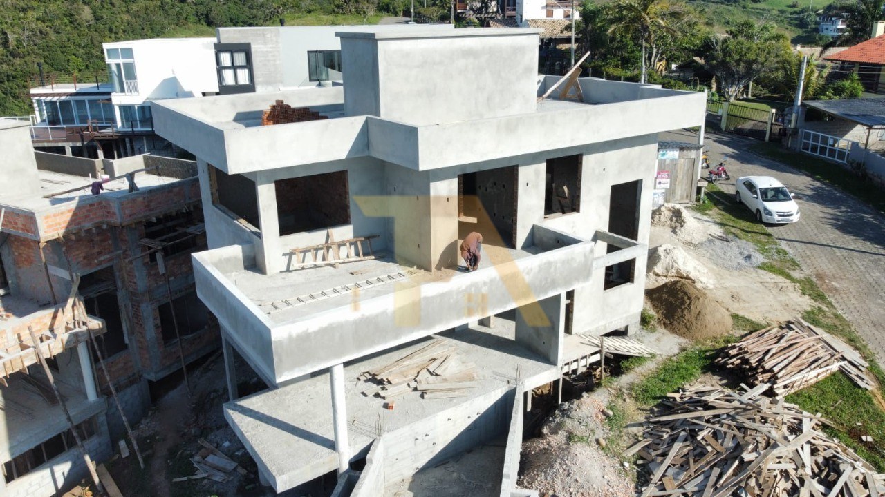 CASA RESIDENCIAL em Garopaba - SC, Vigia