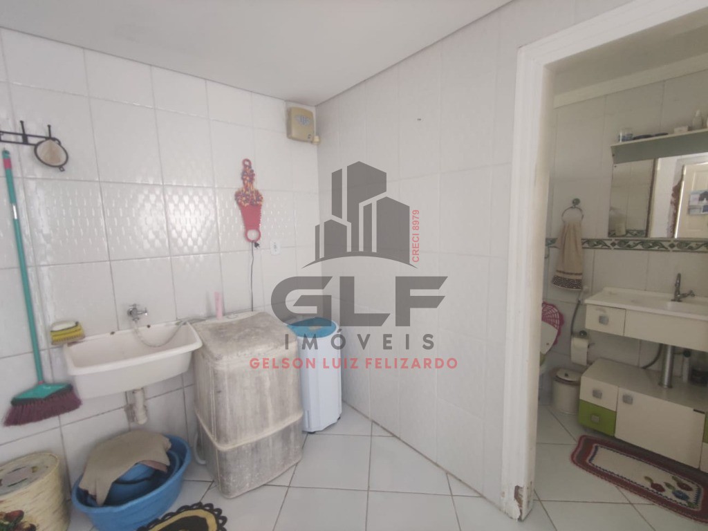 Residência completamente mobiliada no Bairro Alto São Bento, localizada na cidade de Itapema/SC. 2 KM do Mar, 3 quartos e 2 vagas de garagem
