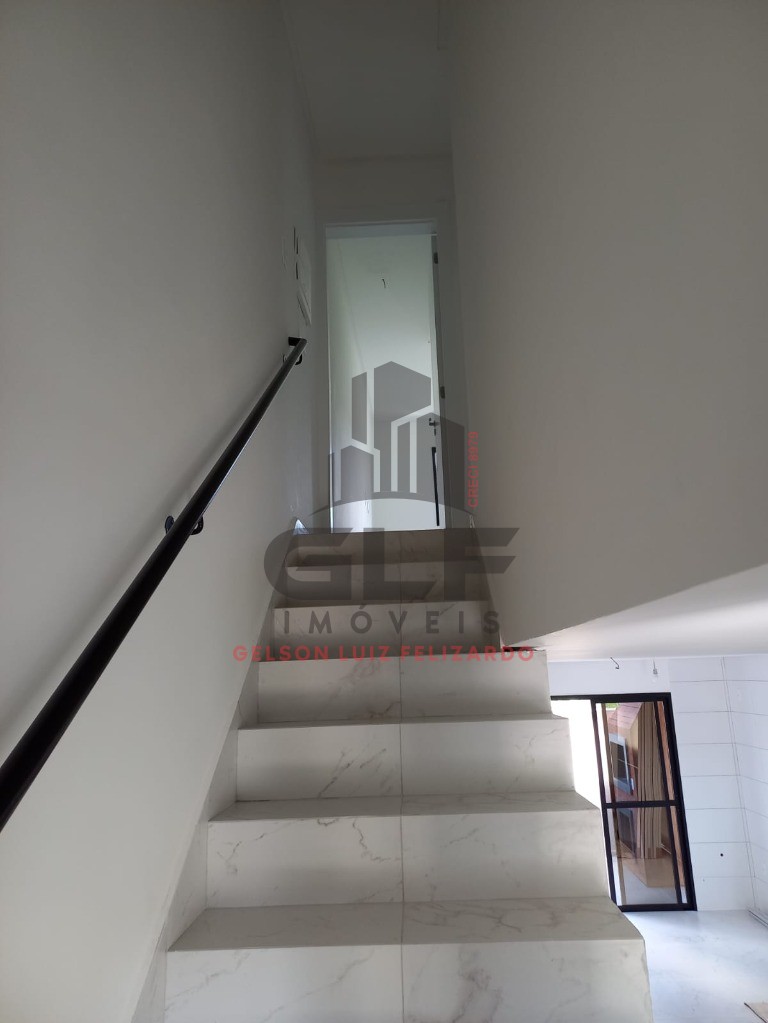 Casa Sobrado a venda na cidade de Itapema/SC bairro Morretes com 87 m² privativos e 3 dormitórios a 1300 m da praia