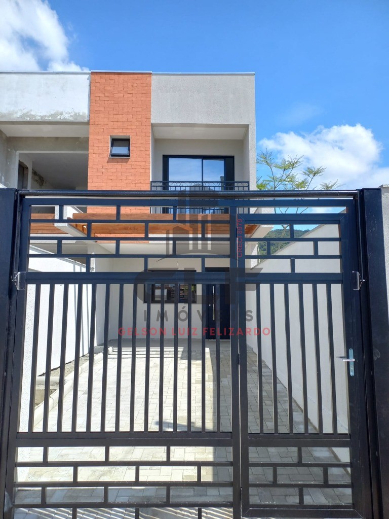 Casa Sobrado a venda na cidade de Itapema/SC bairro Morretes com 87 m² privativos e 3 dormitórios a 1300 m da praia
