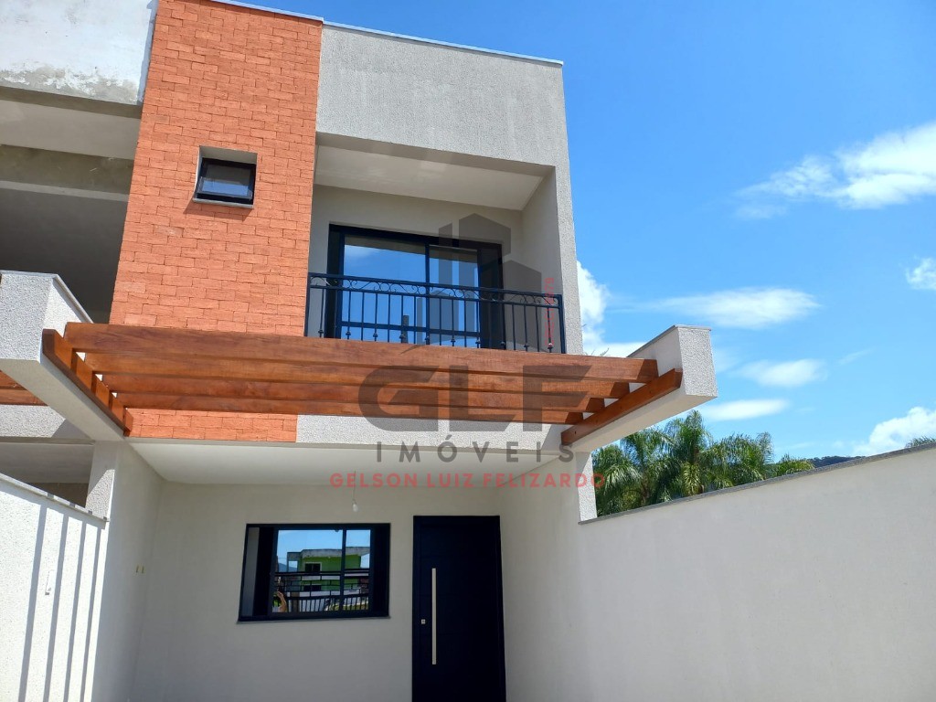 Casa Sobrado a venda na cidade de Itapema/SC bairro Morretes com 87 m² privativos e 3 dormitórios a 1300 m da praia