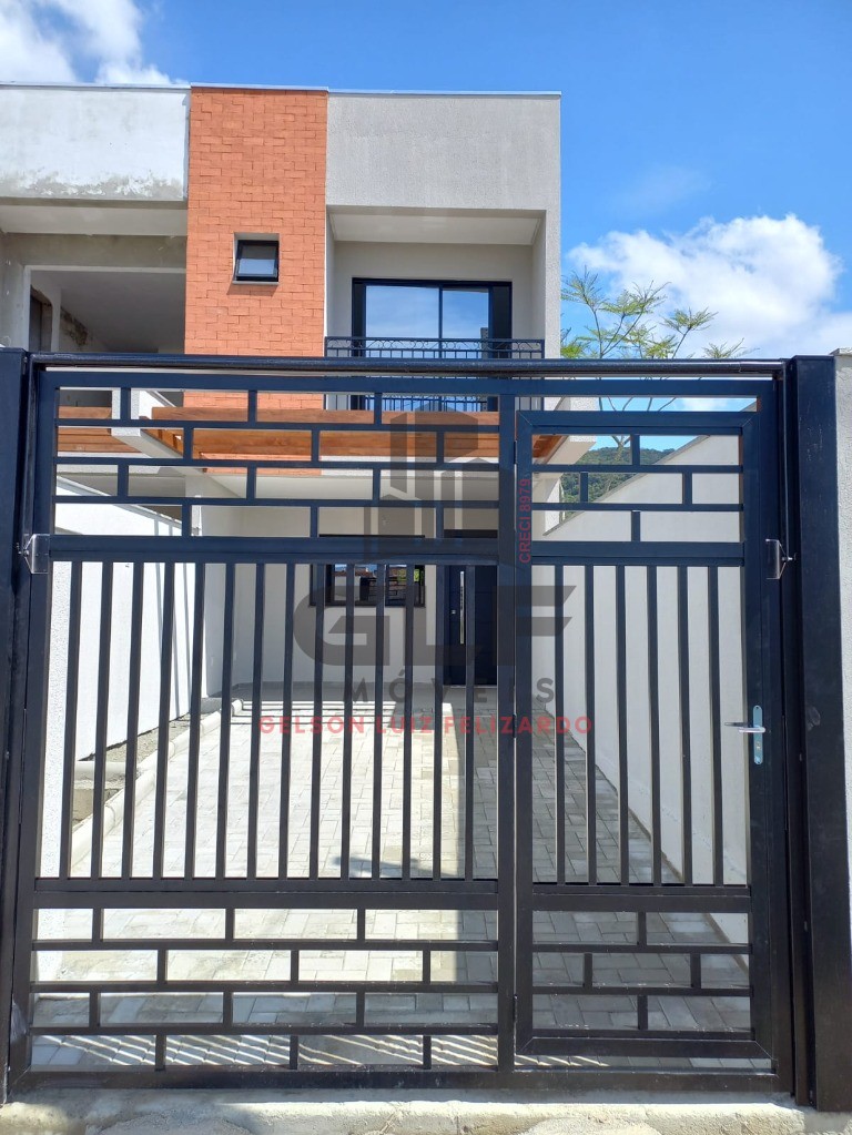 Casa Sobrado a venda na cidade de Itapema/SC bairro Morretes com 87 m² privativos e 3 dormitórios a 1300 m da praia