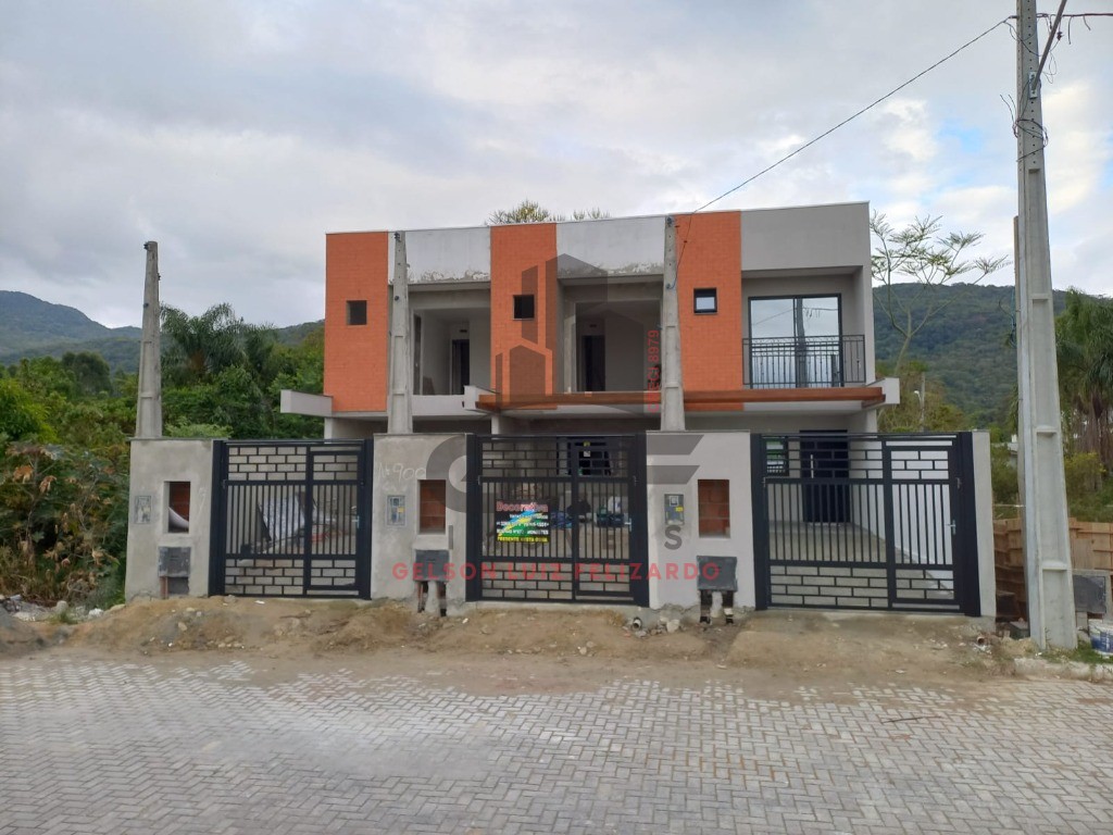 Casa Sobrado a venda na cidade de Itapema/SC bairro Morretes com 87 m² privativos e 3 dormitórios a 1300 m da praia