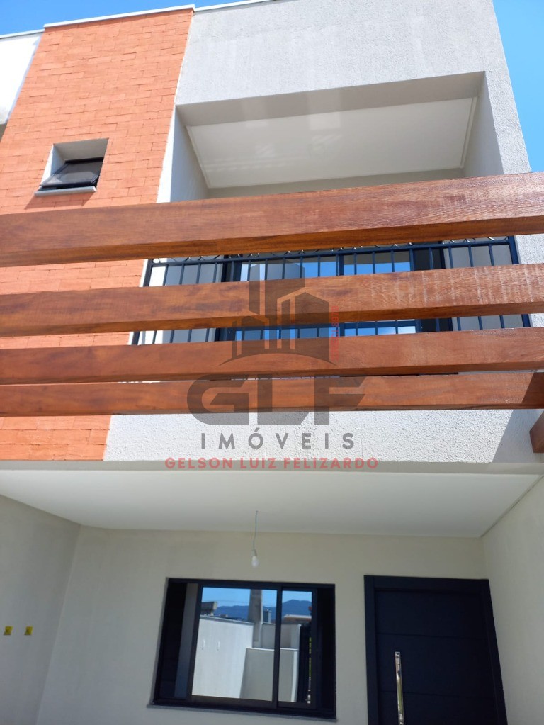 Casa Sobrado a venda na cidade de Itapema/SC bairro Morretes com 87 m² privativos e 3 dormitórios a 1300 m da praia