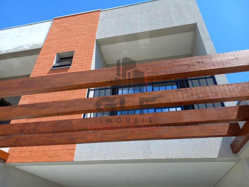 Casa Sobrado a venda na cidade de Itapema/SC bairro Morretes com 87 m² privativos e 3 dormitórios a 1300 m da praia