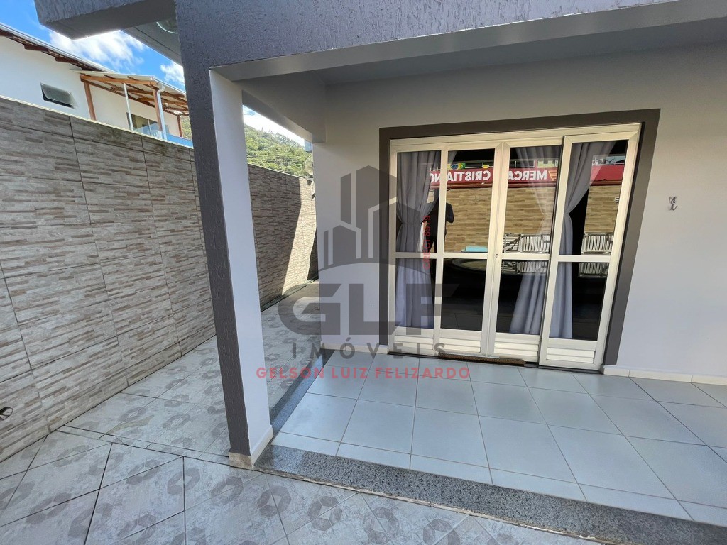 Casa alto padrão na cidade de itapema/sc, no bairro alto são bento, conta com 3 quartos e 5 vagas de garagem, 210 m² privativos, bem localizada