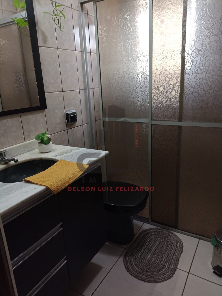 Casa com localização privilegiada no bairro Casa Branca na cidade de Itapema/SC, com 3 Dormitórios + 1 Kitner aos fundos. Terreno com 300 m² total