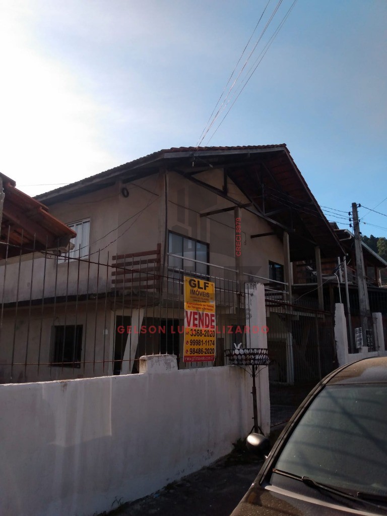 2 Terrenos juntos na cidade de Itapema/SC no bairro Alto São Bento, 3 Casas no Terreno, todas alugadas. Oportunidade de Investimento, e Renda Extra