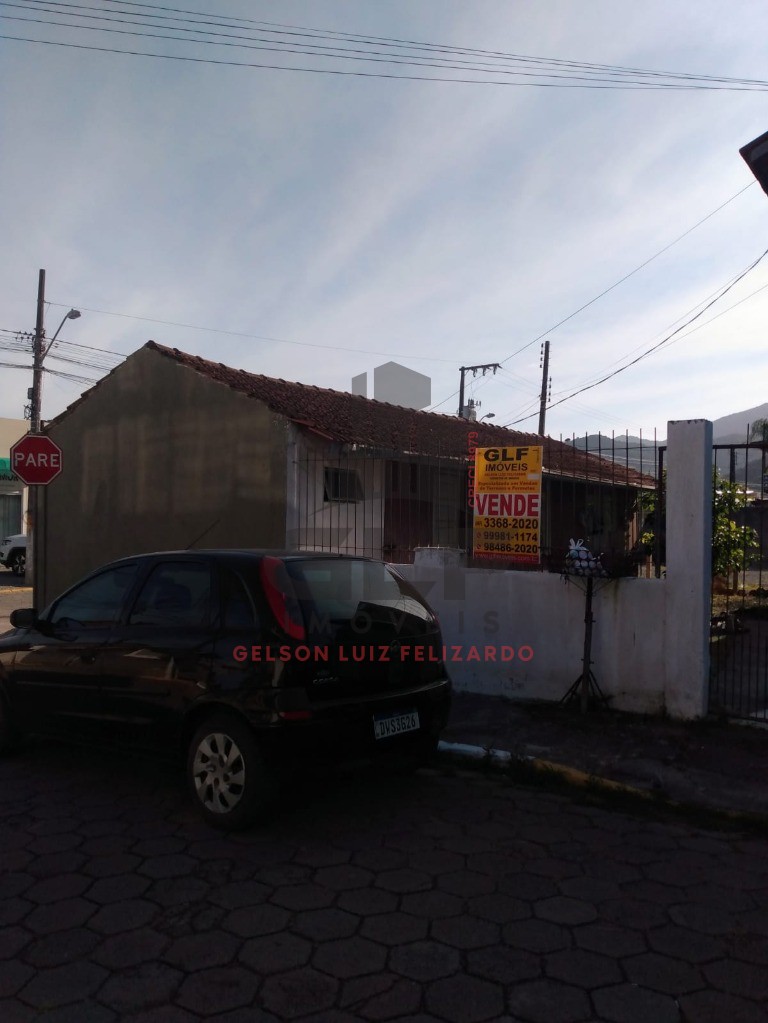 2 Terrenos juntos na cidade de Itapema/SC no bairro Alto São Bento, 3 Casas no Terreno, todas alugadas. Oportunidade de Investimento, e Renda Extra