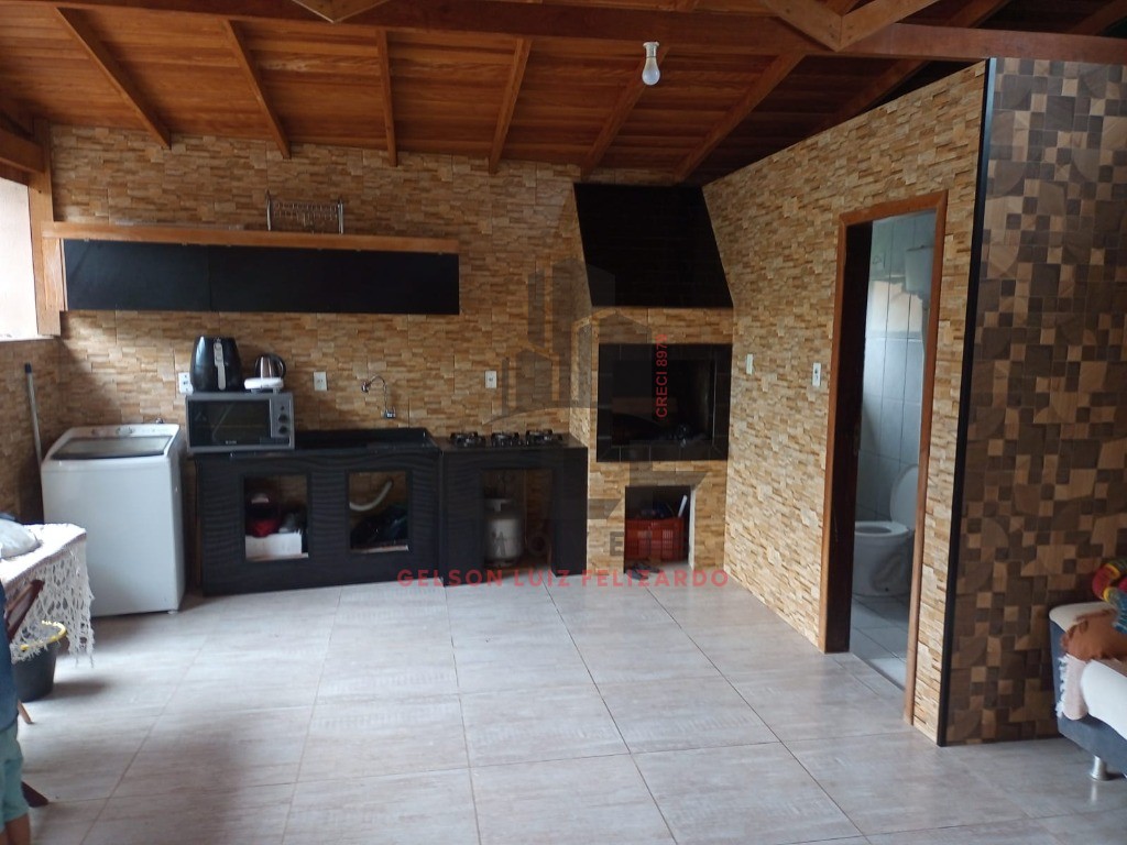 Casa Individual - Sozinha no terreno em Itapema/SC, no bairro Várzea. Com 3 Dormitórios e 77 m² privativos. Bem localizada a 1.200 Metros do Mar