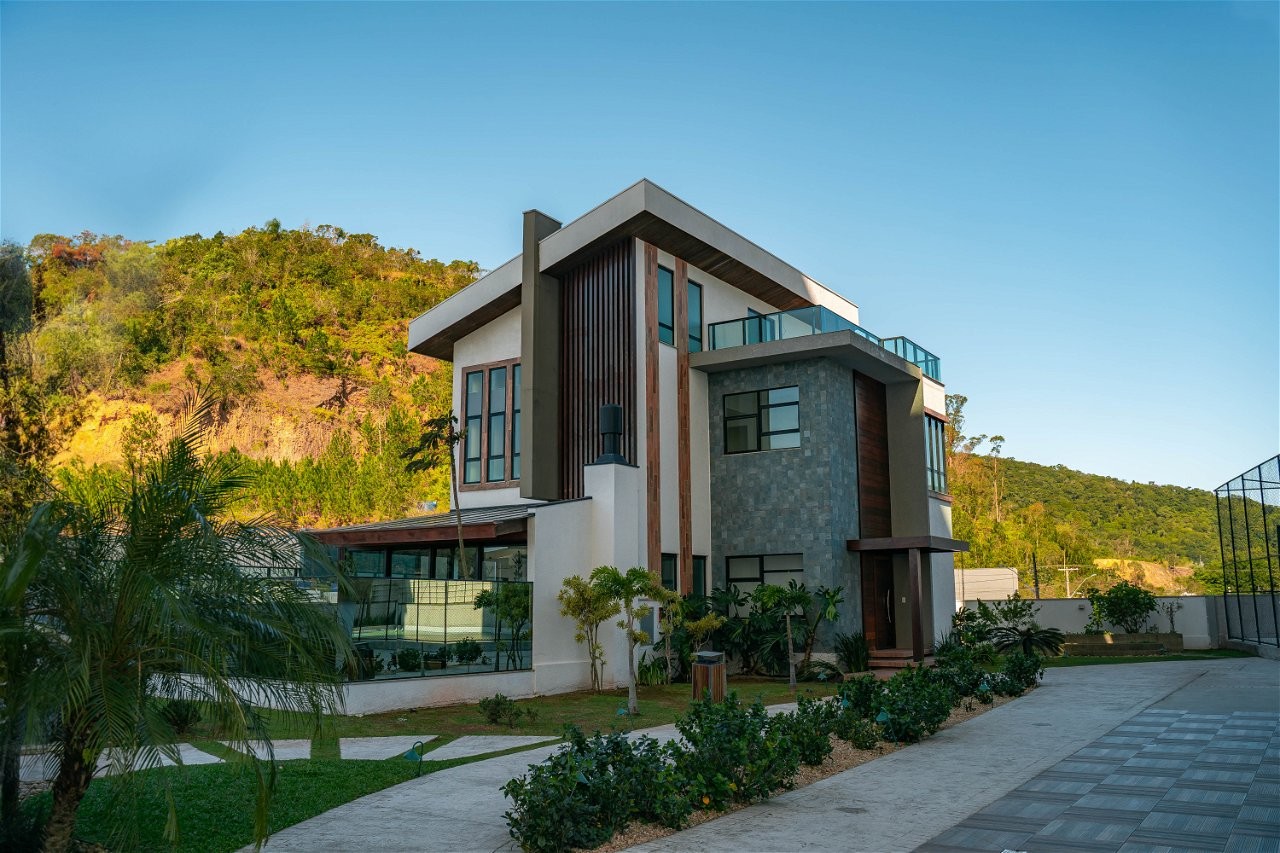 Casa de luxo na cidade de itajaí/sc, no bairro ressacada, co