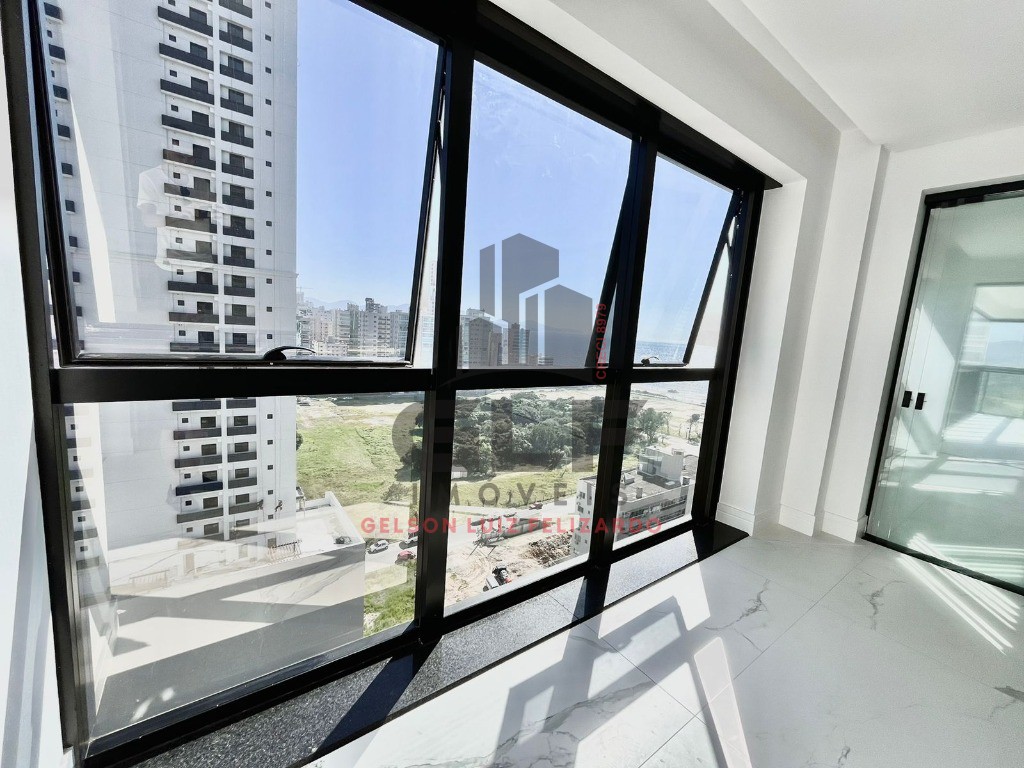 Apartamento de Alto Padrão na cidade de Itapema/SC, no bairro Meia Praia, com 4 Suítes e 3 Vagas de Garagem. Localização Privilegiada.