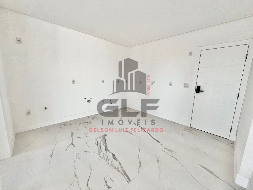 Apartamento de Alto Padrão na cidade de Itapema/SC, no bairro Meia Praia, com 4 Suítes e 3 Vagas de Garagem. Localização Privilegiada.