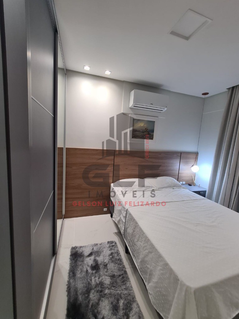 Apartamento Quadra Mar na cidade de Itapema/SC, no bairro Centro, com 2 Quartos, sendo 1 suíte e 1 Vagas de Garagem. Localização Privilegiada.