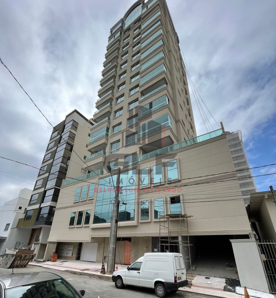Apartamento de Alto Padrão na cidade de Itapema/SC, no bairro Centro, com 3 Suítes e 2 Vagas de Garagem. Localização Privilegiada.