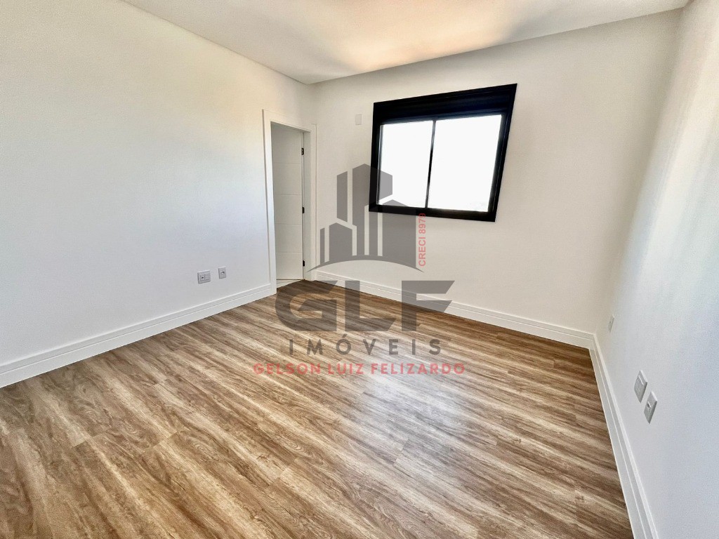 Apartamento de Alto Padrão na cidade de Itapema/SC, no bairro Meia Praia, com 4 Suítes e 3 Vagas de Garagem. Localização Privilegiada.