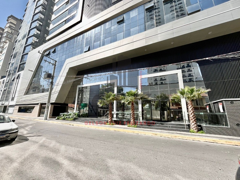 Apartamento de Alto Padrão na cidade de Itapema/SC, no bairro Meia Praia, com 4 Suítes e 3 Vagas de Garagem. Localização Privilegiada.