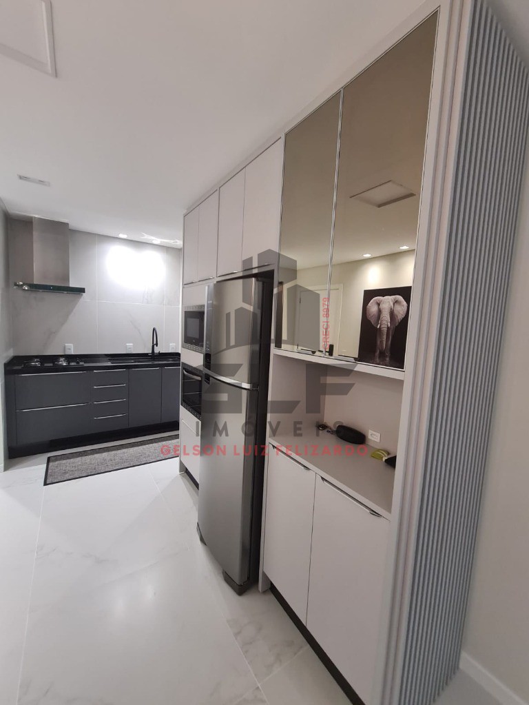 Apartamento Quadra Mar na cidade de Itapema/SC, no bairro Centro, com 2 Quartos, sendo 1 suíte e 1 Vagas de Garagem. Localização Privilegiada.