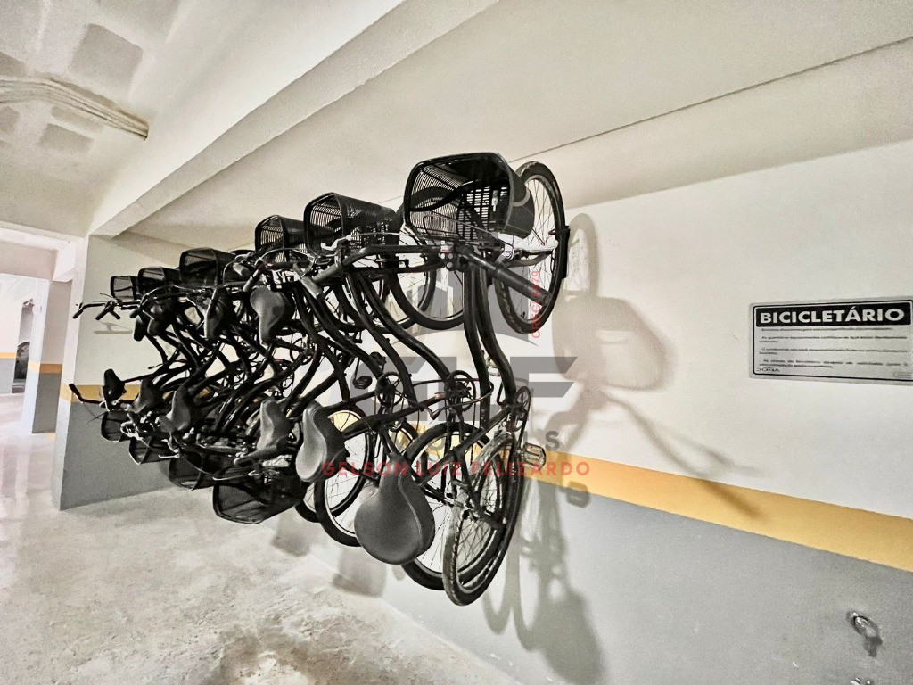 Apartamento de Alto Padrão na cidade de Itapema/SC, no bairro Meia Praia, com 4 Suítes e 3 Vagas de Garagem. Localização Privilegiada.