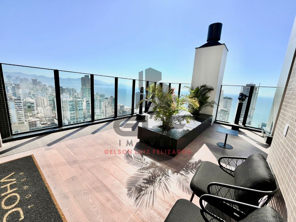 Apartamento de Alto Padrão na cidade de Itapema/SC, no bairro Meia Praia, com 4 Suítes e 3 Vagas de Garagem. Localização Privilegiada.