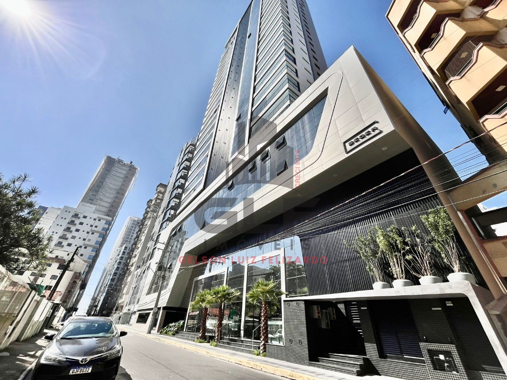 Apartamento de Alto Padrão na cidade de Itapema/SC, no bairro Meia Praia, com 4 Suítes e 3 Vagas de Garagem. Localização Privilegiada.