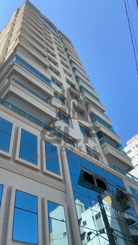 Apartamento de Alto Padrão na cidade de Itapema/SC, no bairro Centro, com 3 Suítes e 2 Vagas de Garagem. Localização Privilegiada.