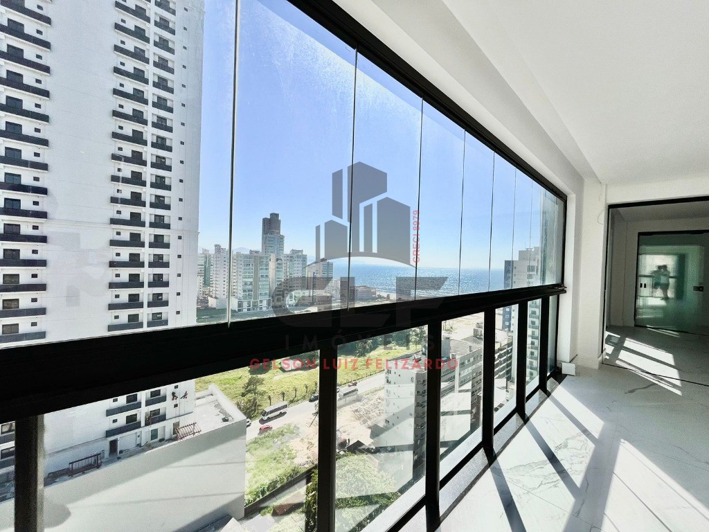 Apartamento de Alto Padrão na cidade de Itapema/SC, no bairro Meia Praia, com 4 Suítes e 3 Vagas de Garagem. Localização Privilegiada.